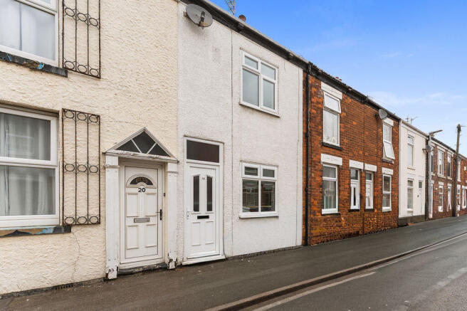 2 bed property, in Bark Street, £105,000