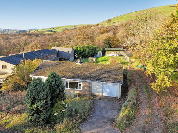 3 bed property, in Llangynwyd, £260,000
