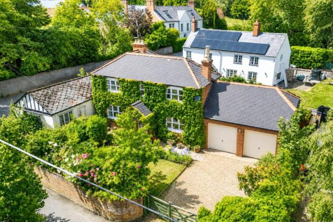 3 bed property, in High Street, £400,000