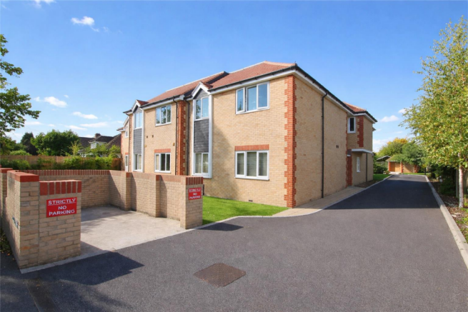1 bed property, in 321-323 Staines Road West, £215,000