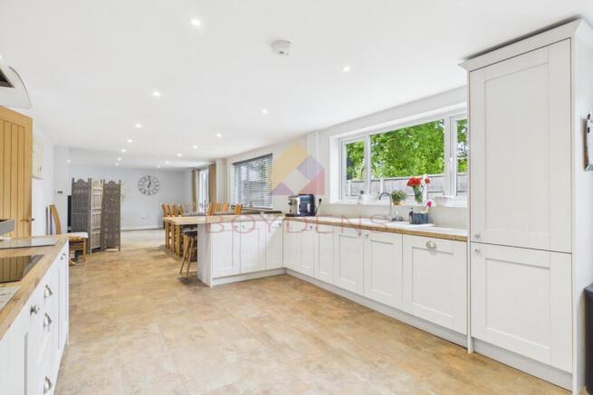 5 bed property, in Broom Street, £550,000