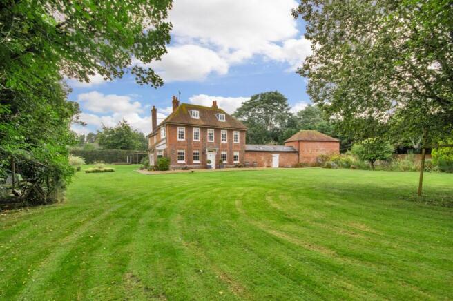 7 bed property, in Kennington Road, £1,575,000