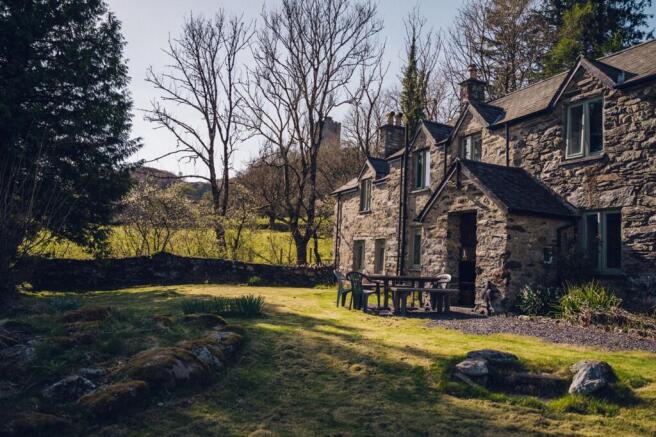 3 bed property, in Dolwyddelan, £385,000