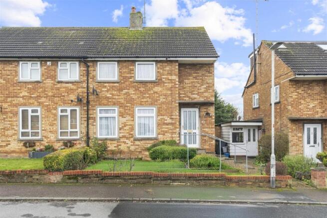 3 bed property, in Brookside, £500,000