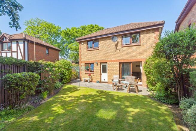 3 bed property, in Kennedie Park, £325,000