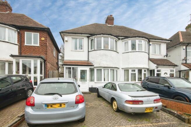 3 bed property, in Derrydown Road, £285,000