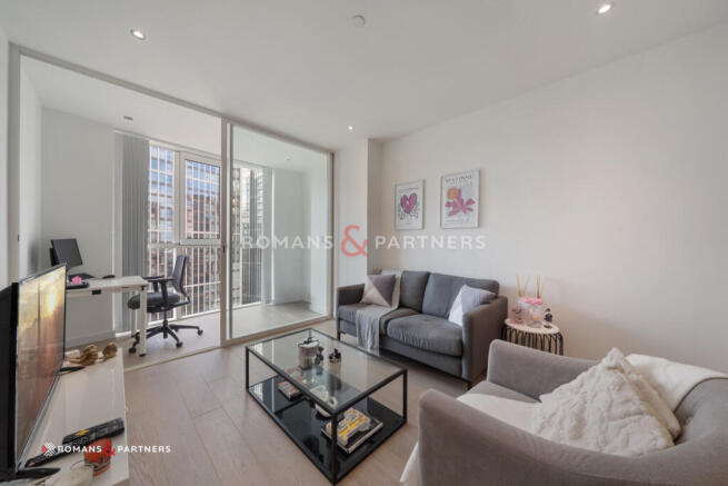 1 bed property, in Sky Gardens, £490,000