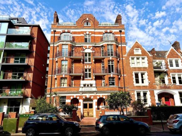 2 bed property, in Stafford Mansions, £900,000