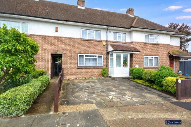 3 bed property, in Byron Way, £425,000