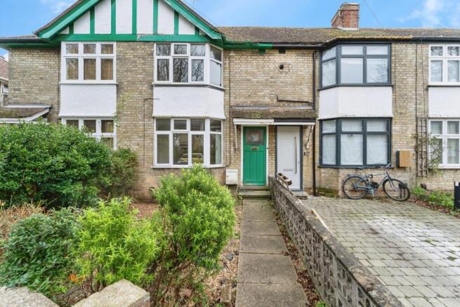 2 bed property, in Brampton Road, £360,000