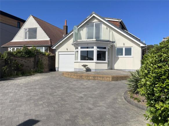 4 bed property, in Lake Drive, £650,000