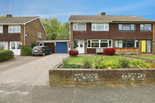 4 bed property, in Central Way, £735,000