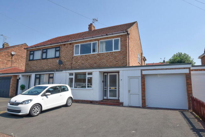 3 bed property, in Bowness Avenue, £269,950