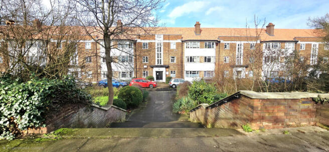 2 bed property, in West Court, £450,000