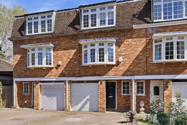 4 bed property, in Abbey Road, £625,000