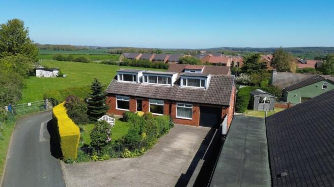 4 bed property, in Kingsway, £325,000