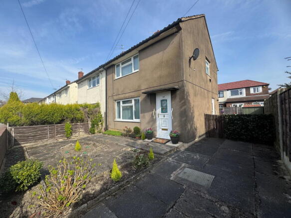 2 bed property, in Naseby Road, £220,000