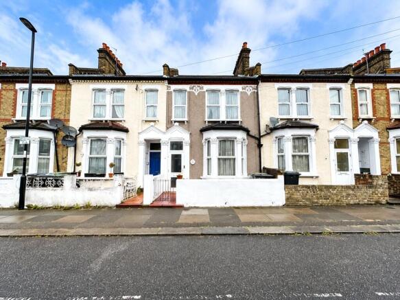 3 bed property, in Elmer Road, £575,000