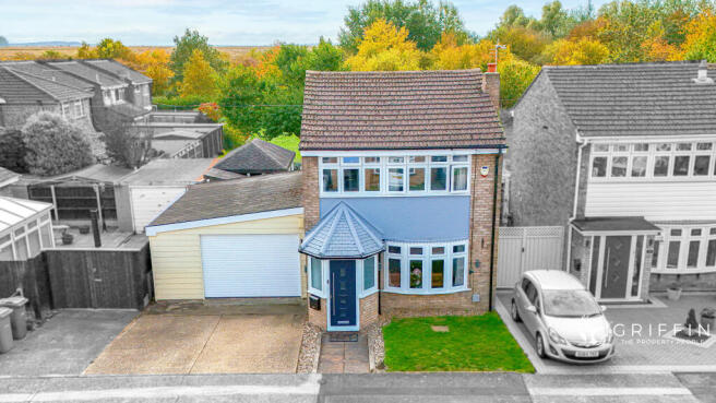 4 bed property, in Trent, £390,000