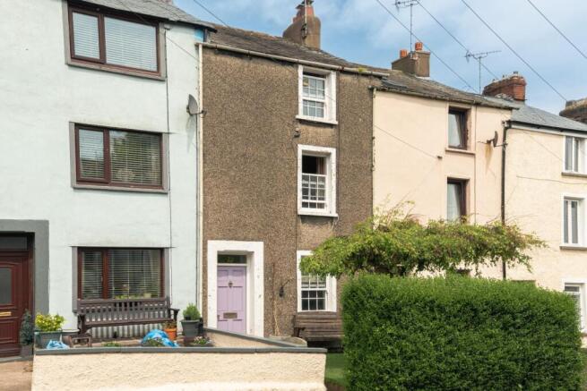 3 bed property, in Sunderland Terrace, £235,000