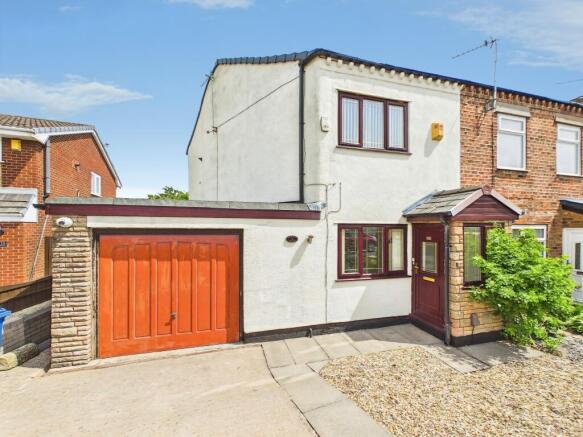 2 bed property, in Silverdale Road, £179,995