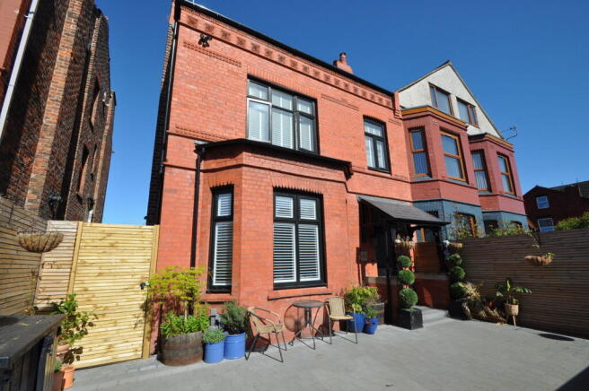 6 bed property, in Seabank Road, £525,000