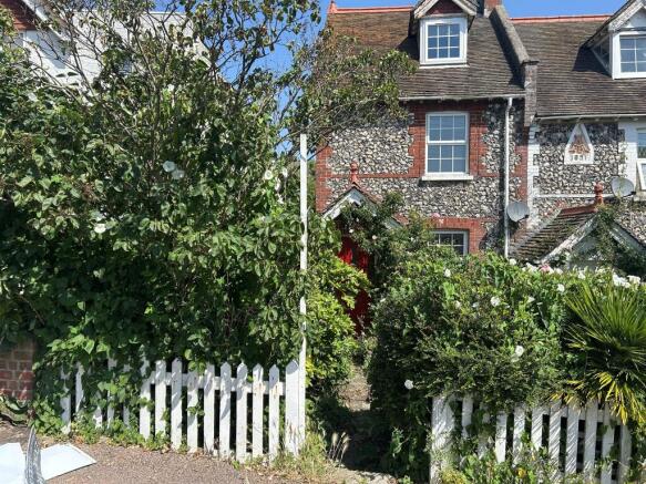 3 bed property, in Nevill Road, £550,000