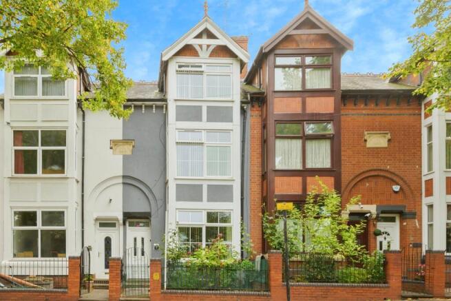 5 bed property, in Melbourne Road, £315,000