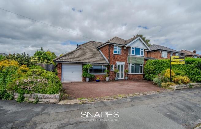 4 bed property, in Meadway, £750,000