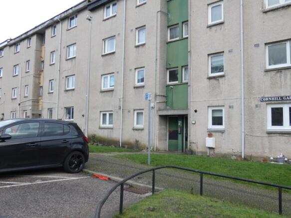 2 bed property, in Cornhill Gardens, £75,000