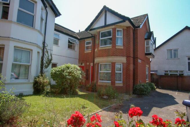 1 bed property, in Howard Road, £110,000