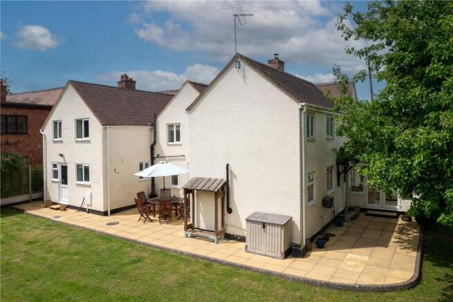6 bed property, in Six Ashes Road, £548,800