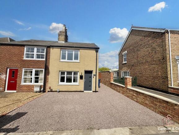 2 bed property, in West End, £210,000