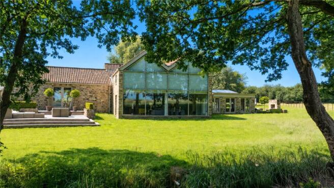 4 bed property, in Moat Hall, £2,795,000