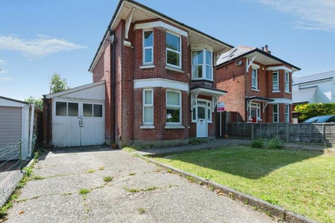 4 bed property, in Charminster Avenue, £450,000