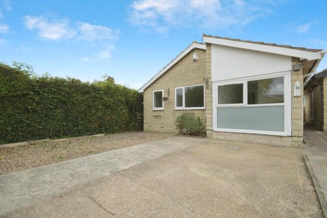 3 bed property, in Grange Park Avenue, £140,000