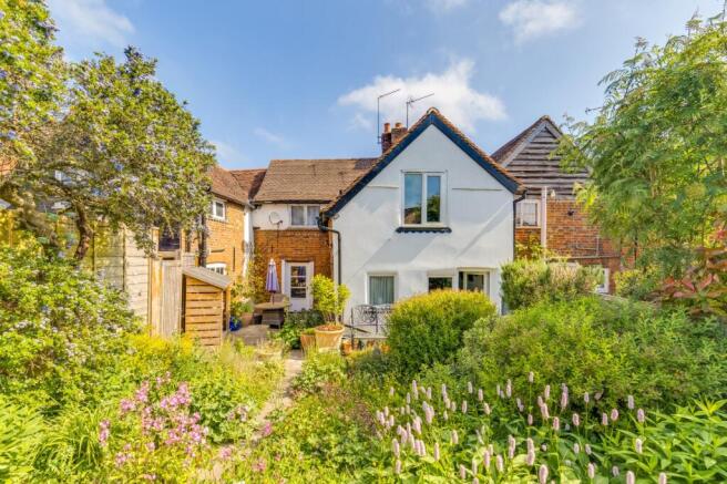 2 bed property, in High Street, £325,000