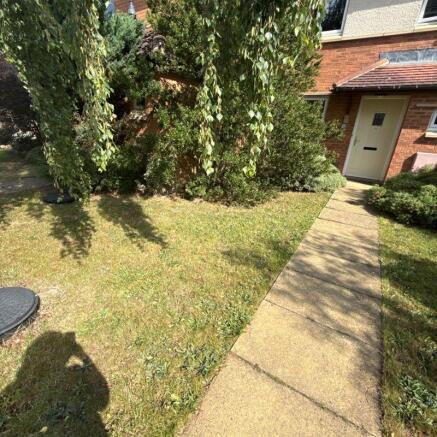3 bed property, in 21 Bourne Avenue, £110,000