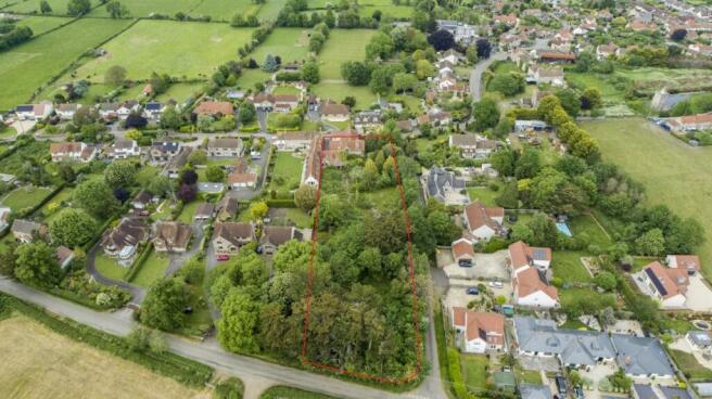 6 bed property, in Old School Lane, £525,000