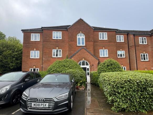 2 bed property, in 31 Vanguard Close, £80,000