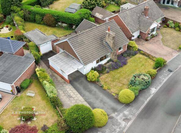 3 bed property, in Gateway Avenue, £330,000