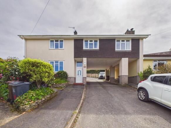 2 bed property, in Backshay Close, £175,000
