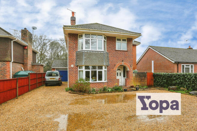 4 bed property, in Curdridge Lane, £800,000