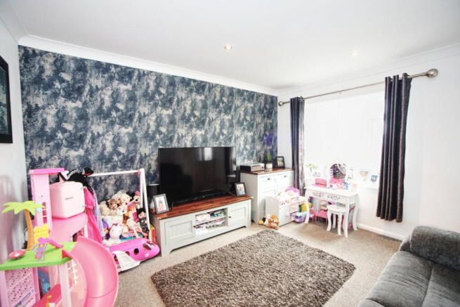2 bed property, in Bryn Rhedyn, £150,000