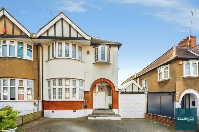 5 bed property, in Rowsley Avenue, £975,000