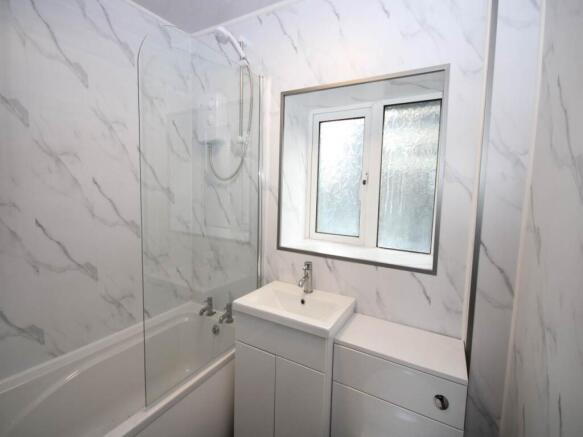 4 bed property, in Brook Row, £164,950