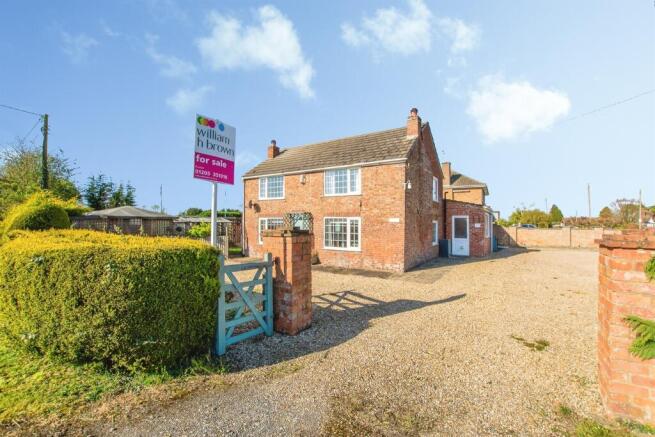 3 bed property, in Main Road, £240,000