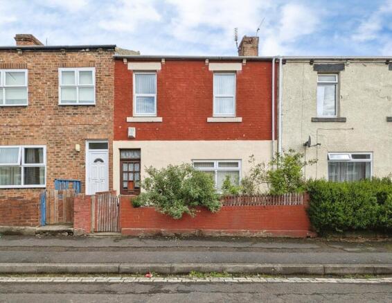 3 bed property, in 11 Gladstone Street, £15,000