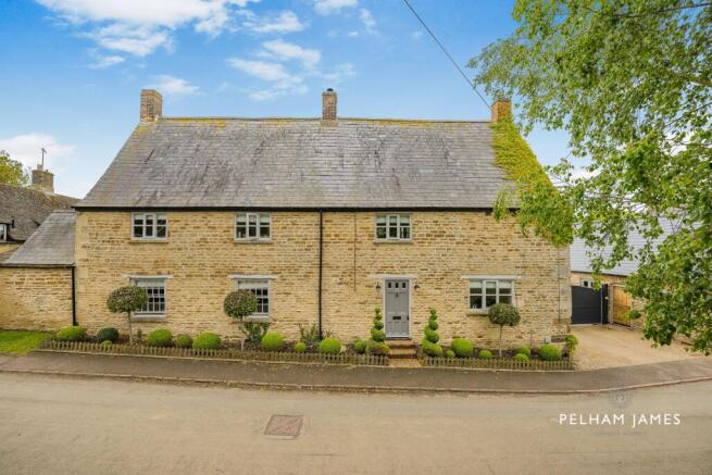 6 bed property, in Main Street, £1,500,000