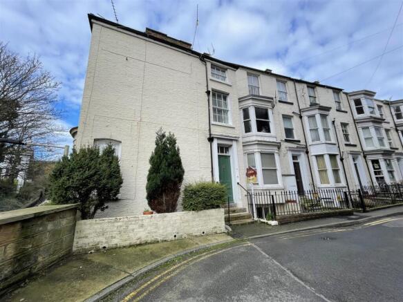 2 bed property, in Cliff Bridge Place, £89,950